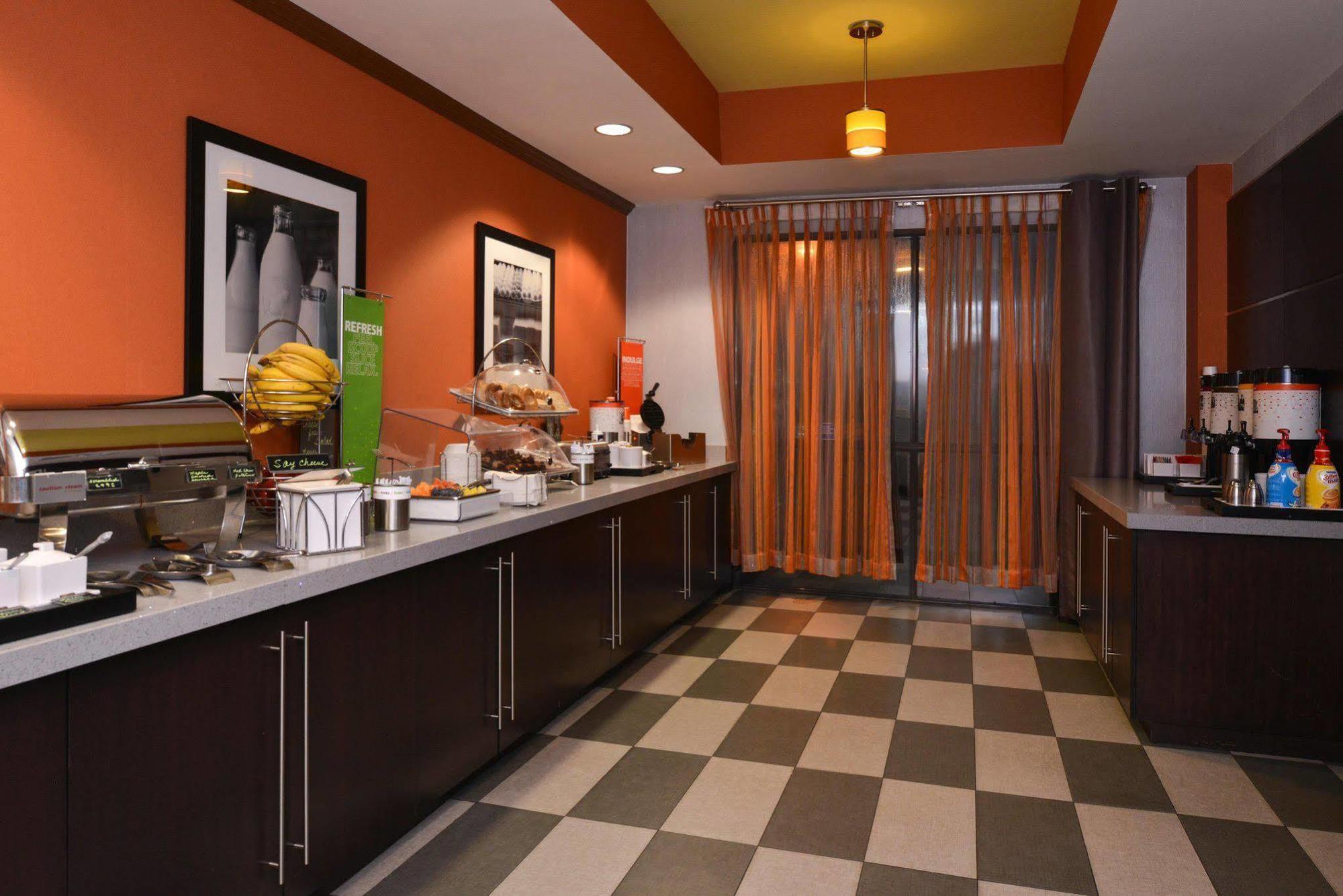 Hampton Inn Springfield Dış mekan fotoğraf
